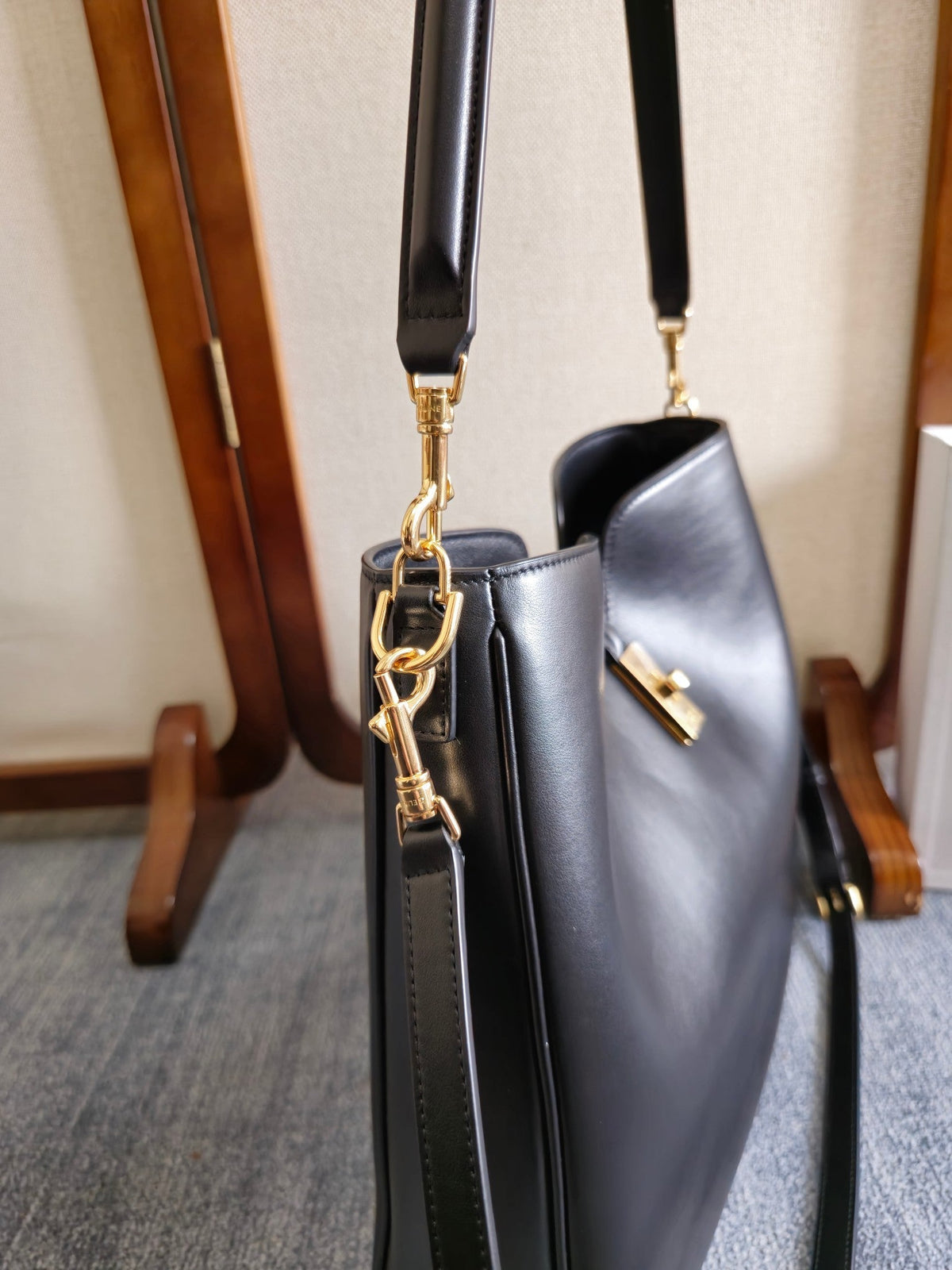 MEDIUM CAMILLE 16 SOFT BAG 36 BLACK IN SMOOTH CALFSKIN