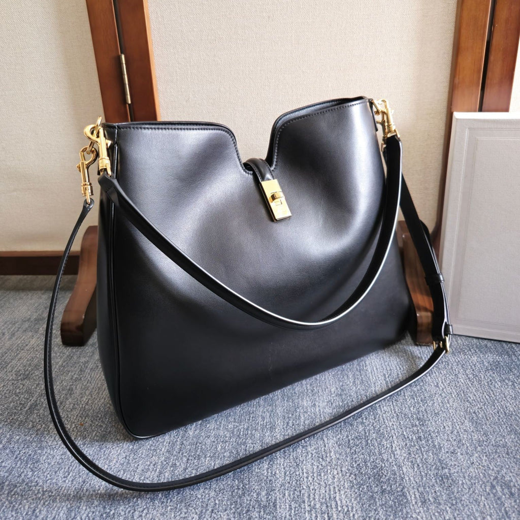 MEDIUM CAMILLE 16 SOFT BAG 36 BLACK IN SMOOTH CALFSKIN