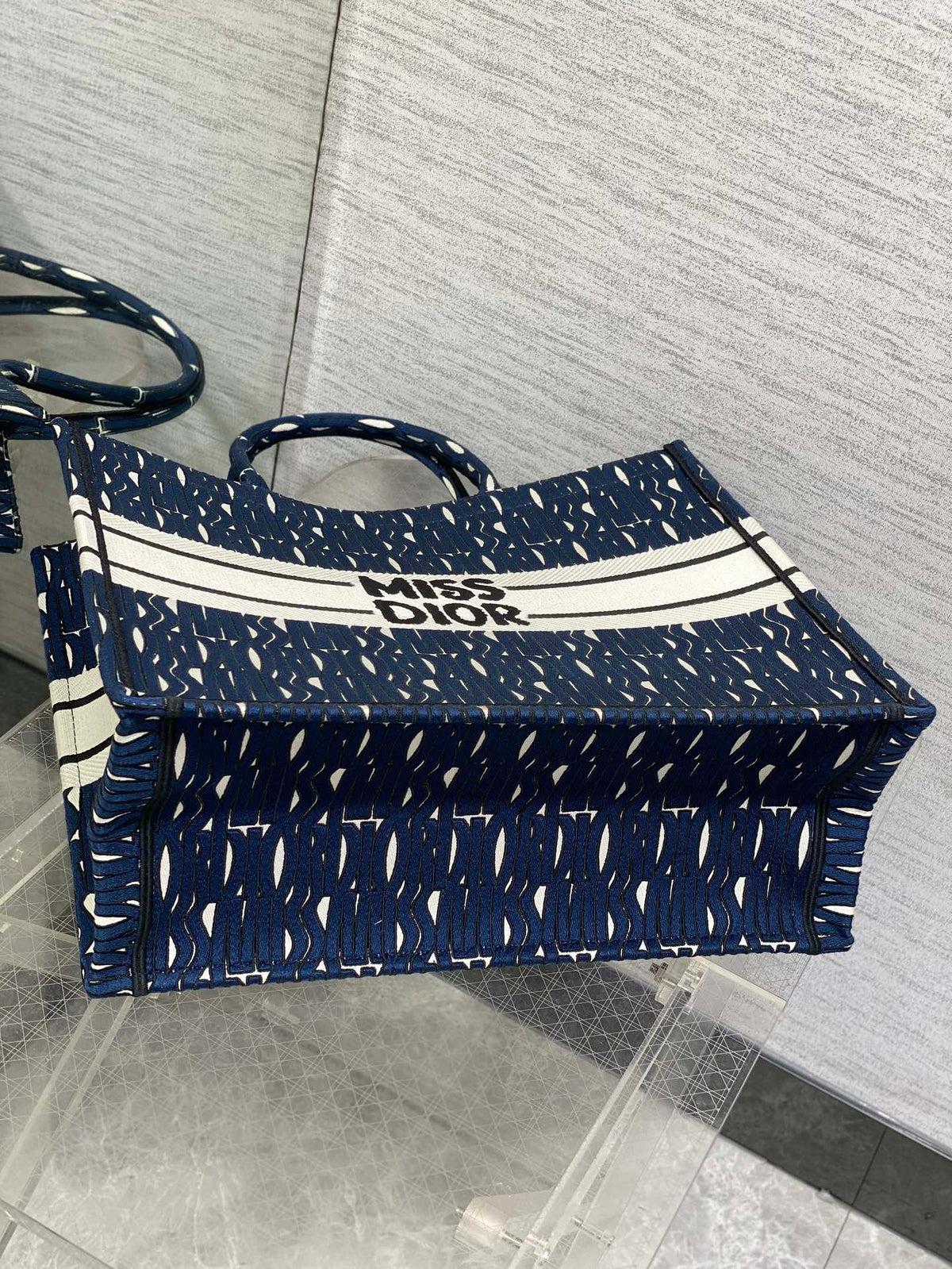MISS LARGE TOTE 42 IN WHITE MIX DEEP COVE BLUE CANVAS