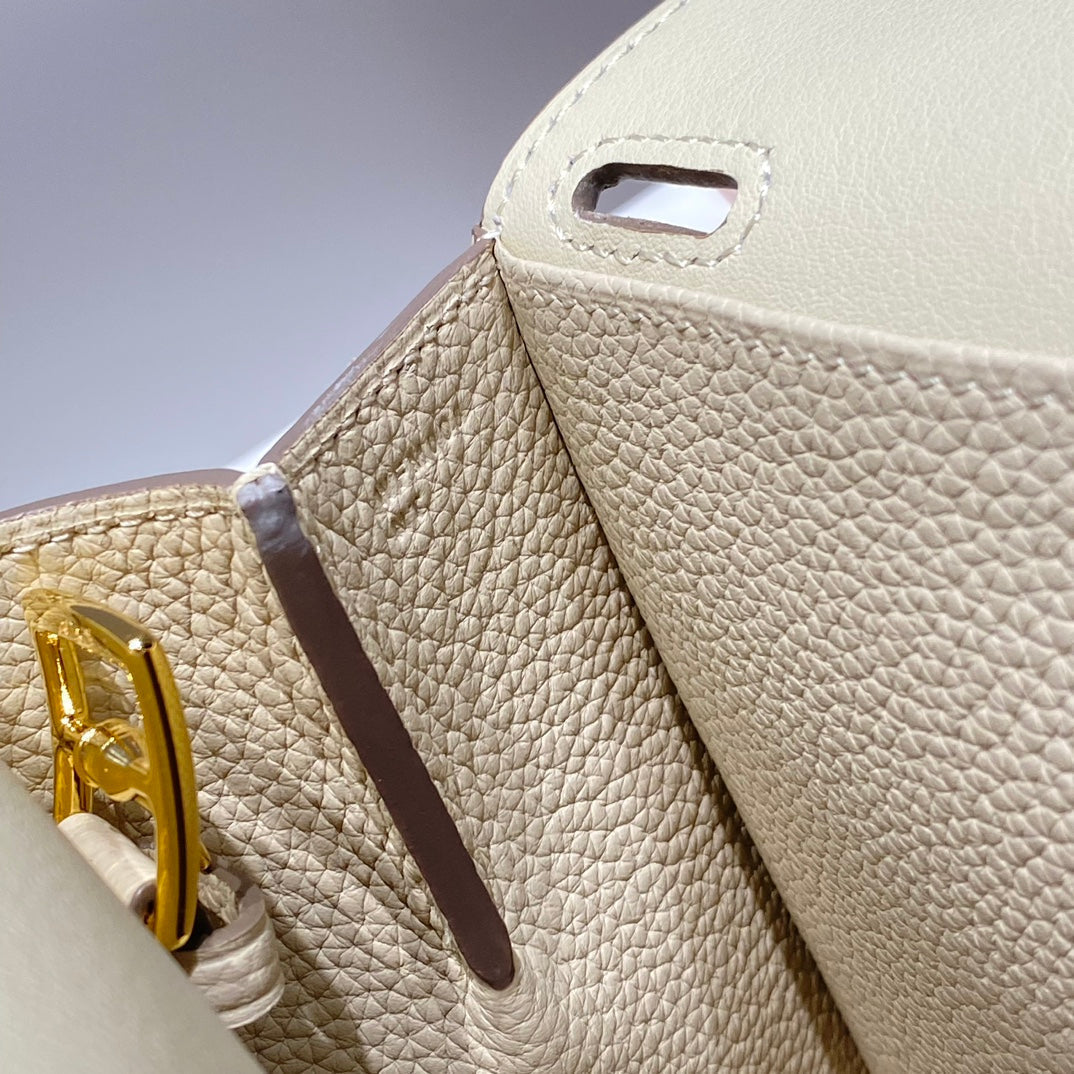 HALZAN 25 HANDLE BAG IN BEIGE GRAINED CALFSKIN