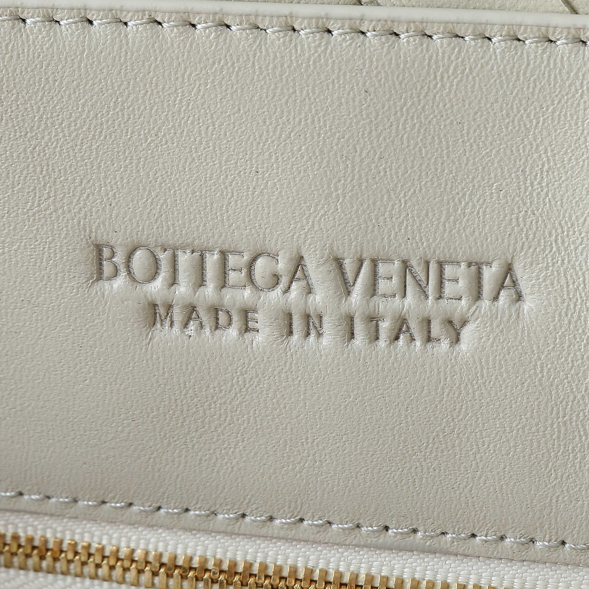 BOTTEGA VENETA 25S LARGE ANDIAMO 42 IN IVORY CALFSKIN GOLD HARDWARE