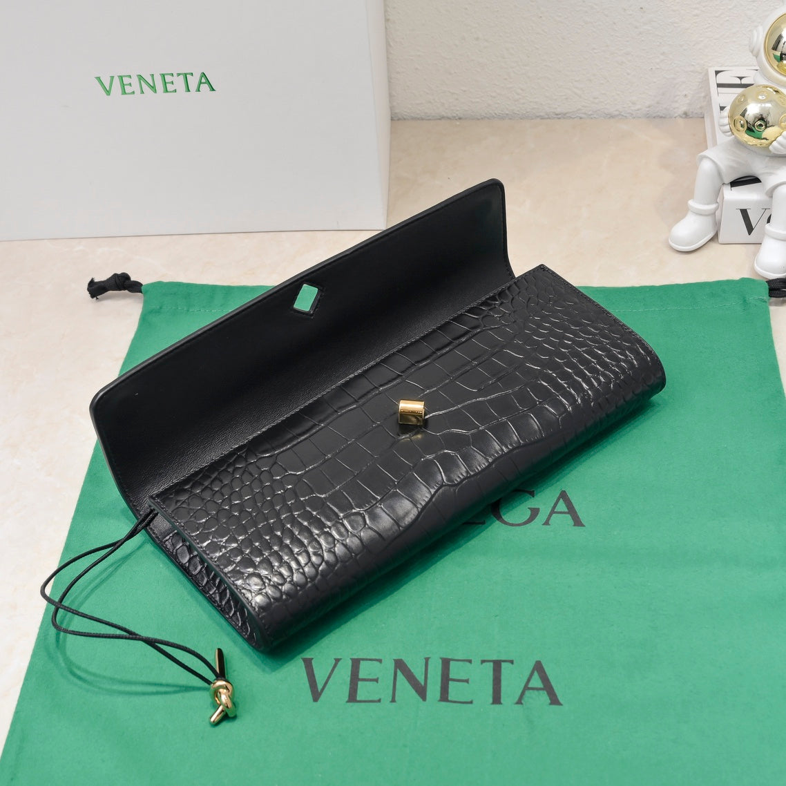 BV Long Clutch Andiamo 31 Black Crocodile Calfskin Ghw