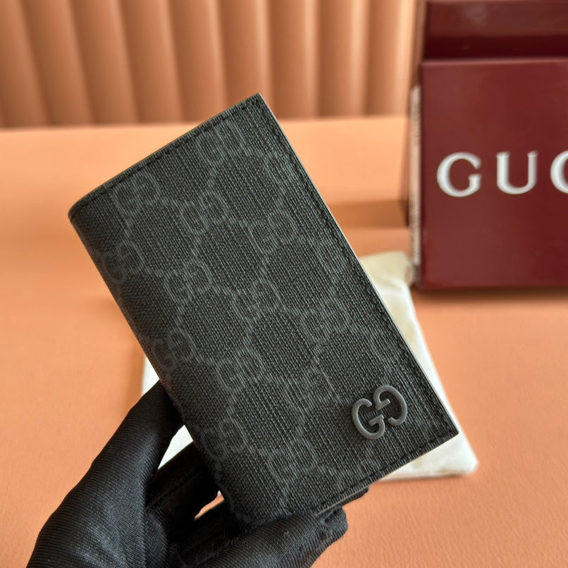 INTERIOR GG PASSPORT CASE 12 IN GREY CALFSKIN