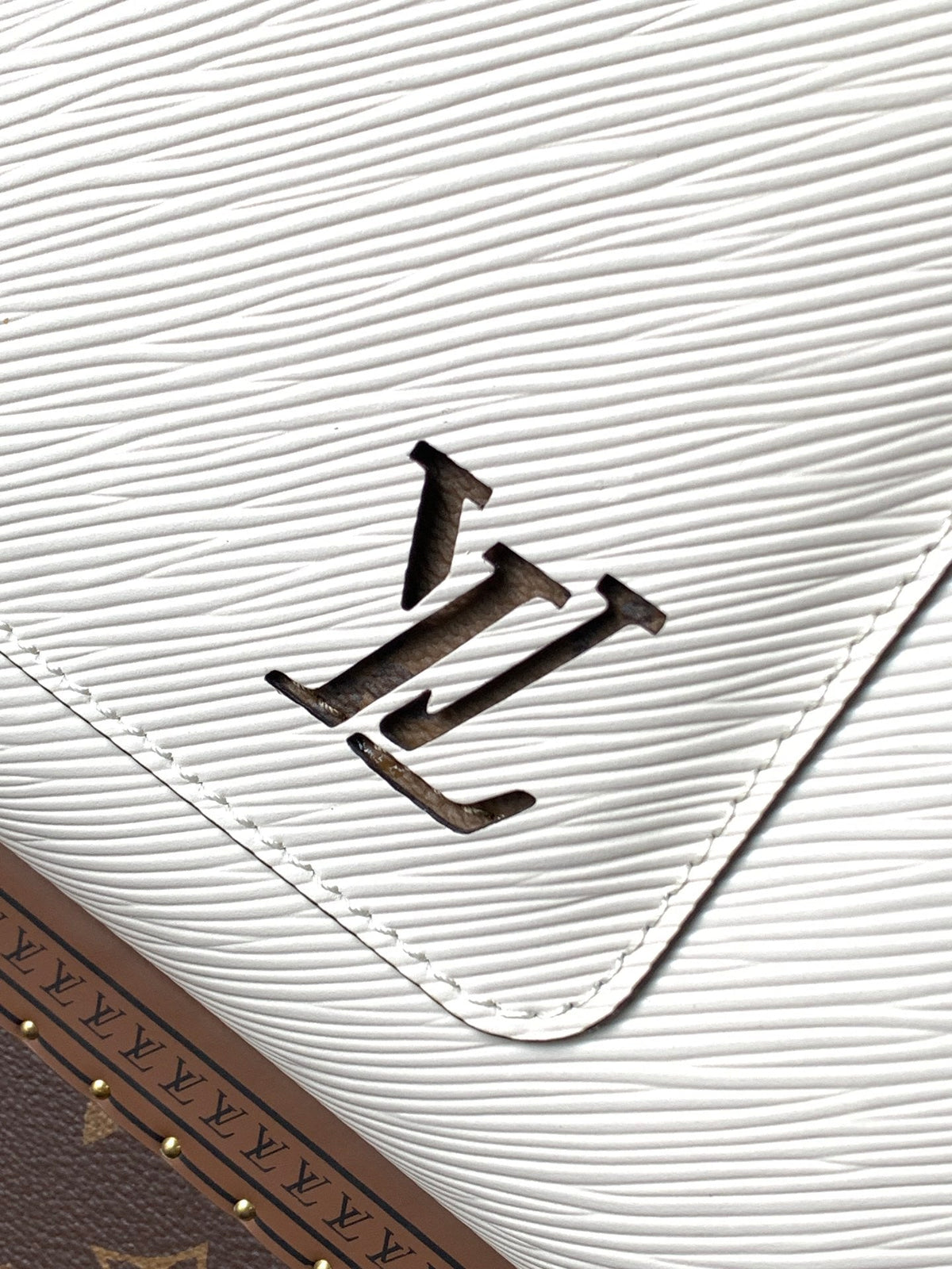MARELLE TOTE BB BAG 30 IN WHITE EPI GRAIN COWHIDE LEATHER