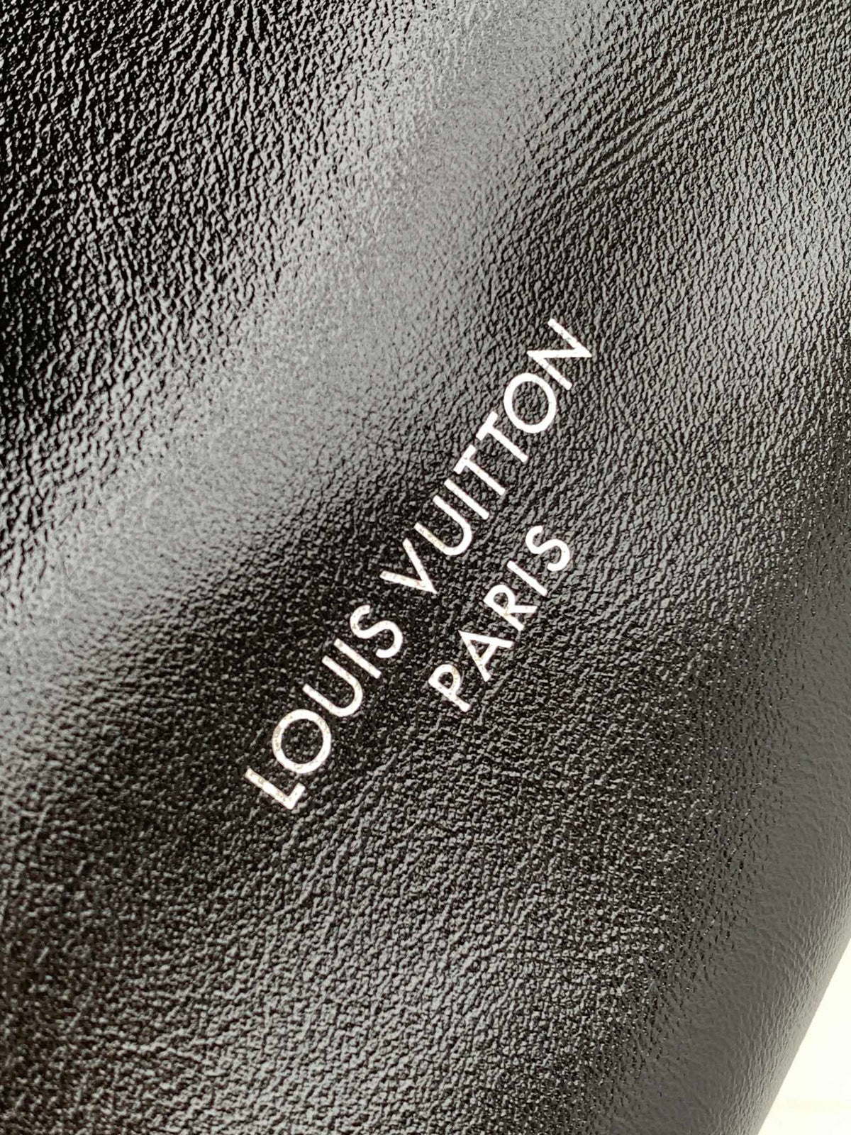CARRYALL VIBE BAG 39 IN BLACK LAMBSKIN MONOGRAM PATTERN