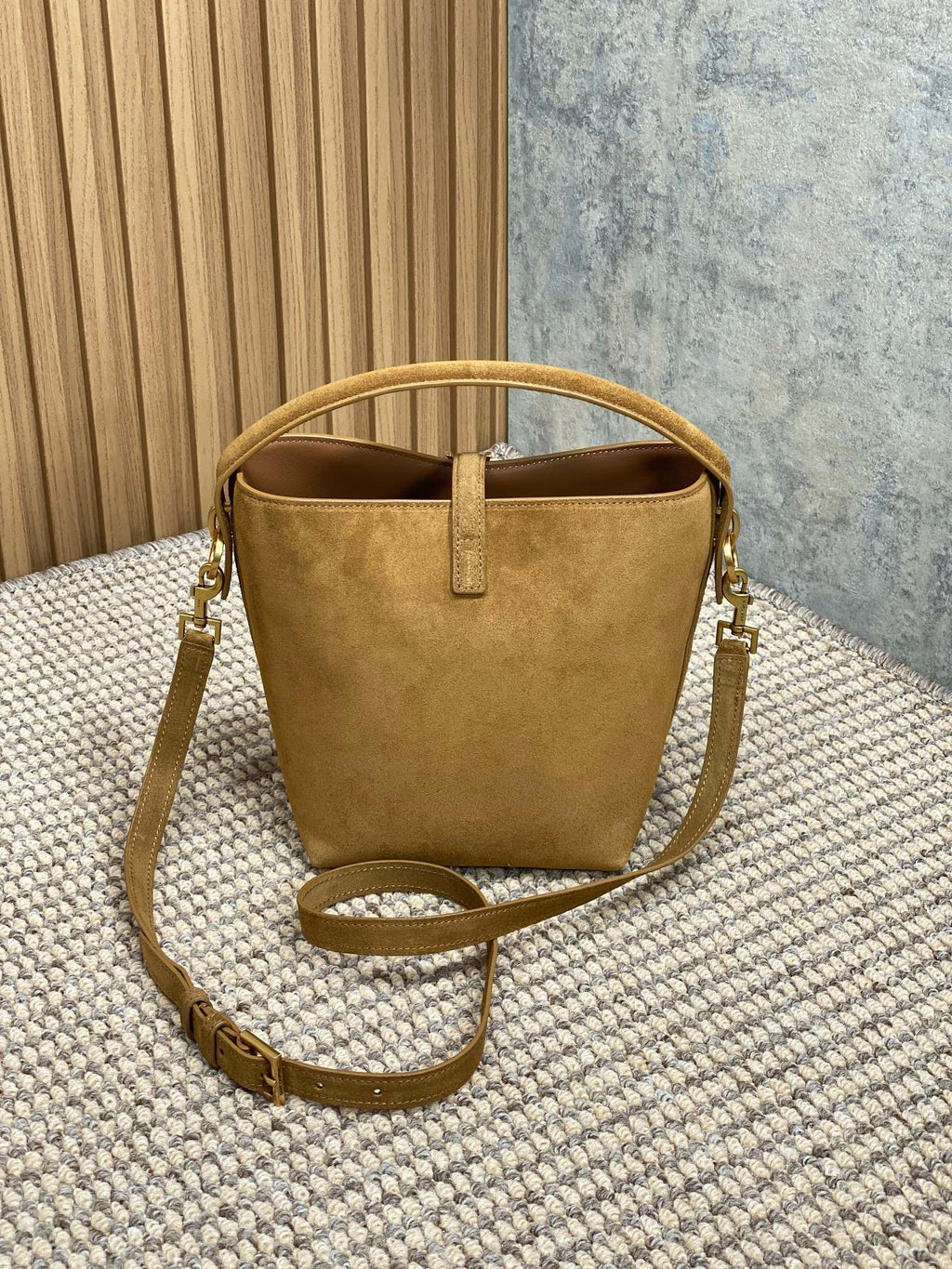 LE 37 SMALL BUCKET BAG 20 IN BROWN SUEDE GOLD HARDWARE
