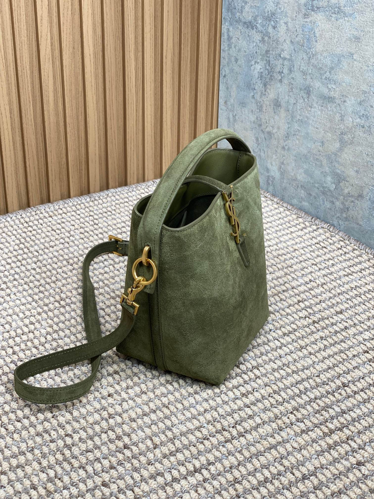 LE 37 SMALL BUCKET BAG 20 IN HUNTER GREEN SUEDE GOLD HARDWARE