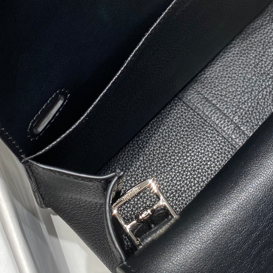 HALZAN 25 HANDLE BAG IN BLACK GRAINED CALFSKIN SILVER HARDWARE