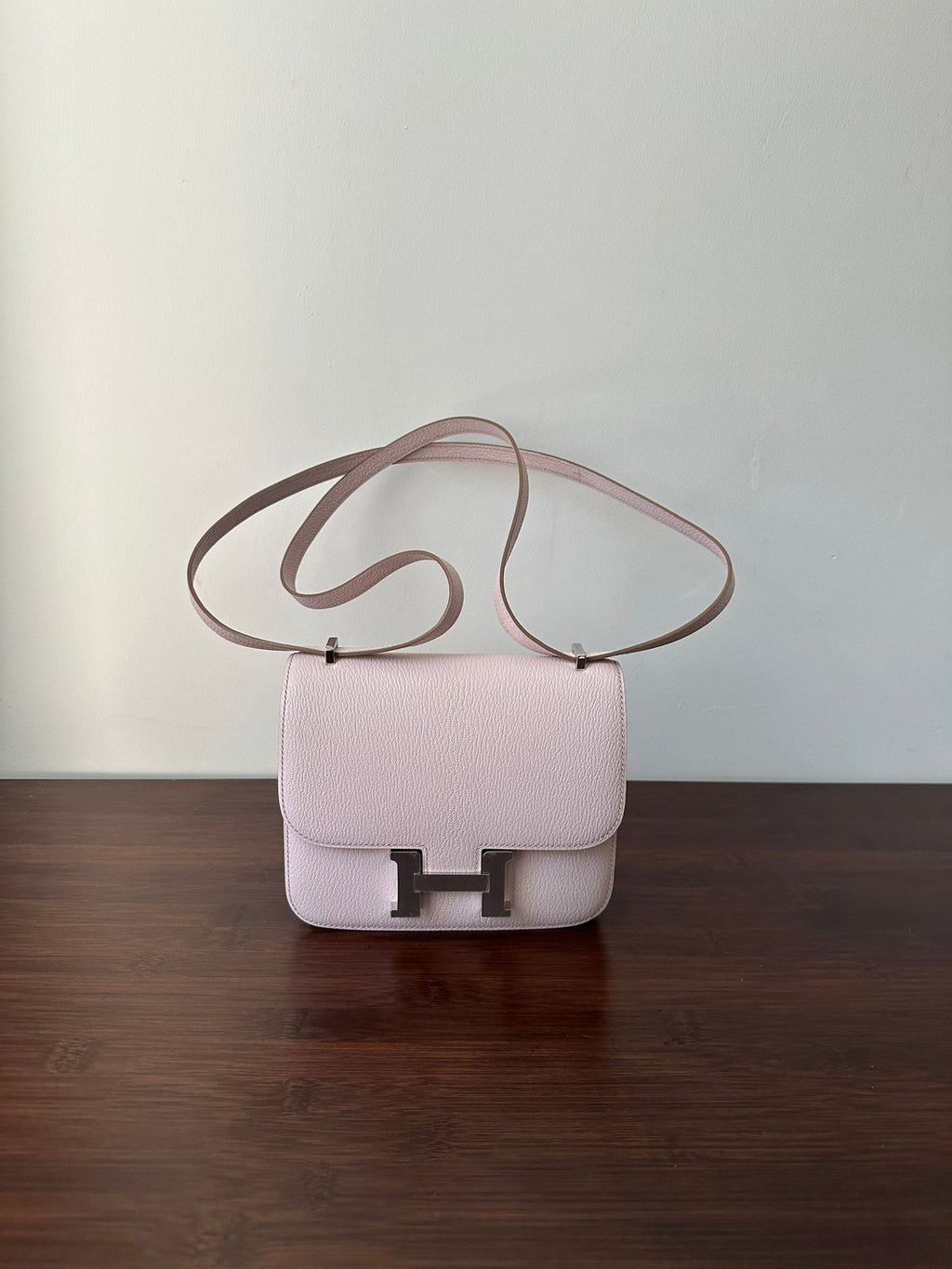 CONSTANCE 18 LIGHT PINK CHEVRE SILVER HARDWARE
