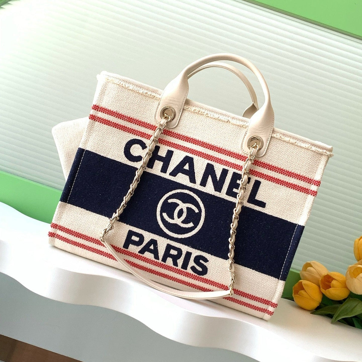 SHOPPING BAG 38 IN WHITE RED AND NAVY BLUE CANVAS