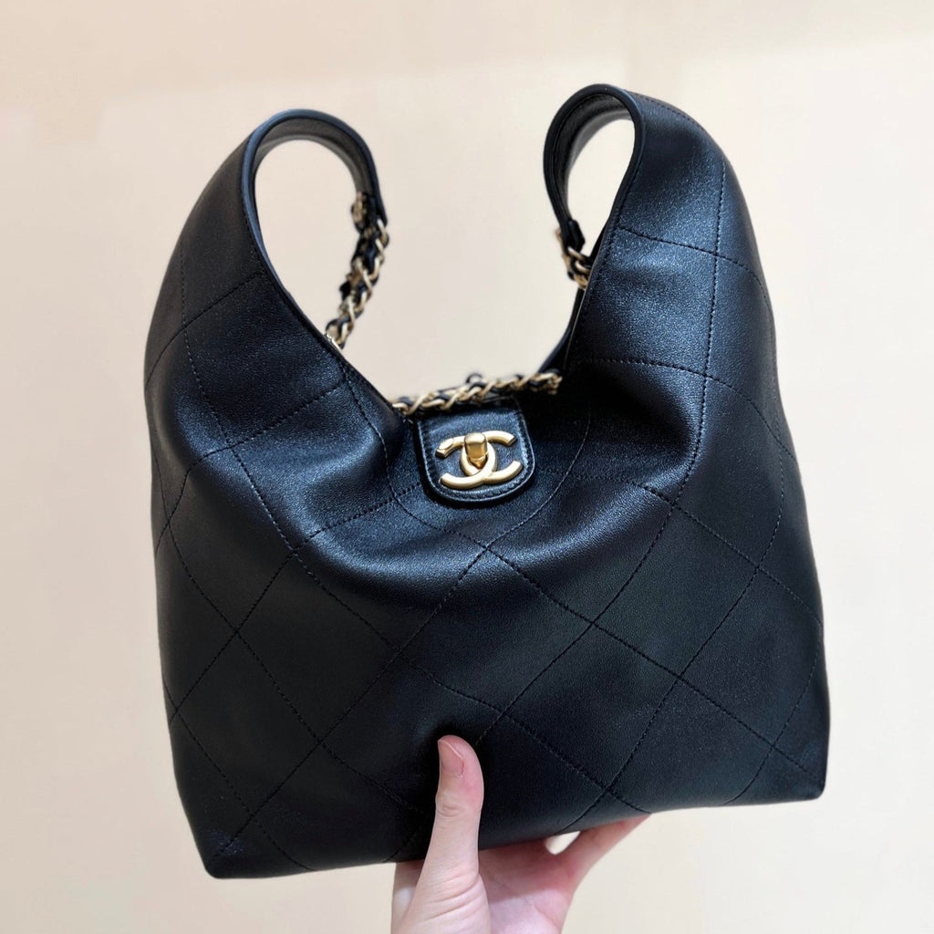 QUILTED LARGE HOBO BAG 35 IN BLACK LAMBSKIN GOLD HARDWARE